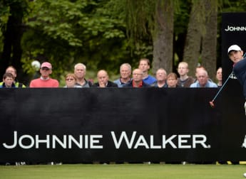 Fleetwood goes his own way to share of lead