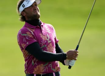 Feyrsinger sneaks into lead in Austria