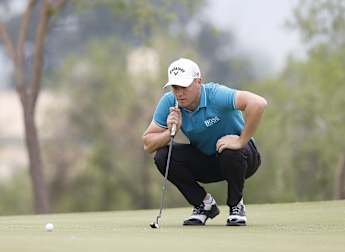 Noren moves into share of Beijing lead