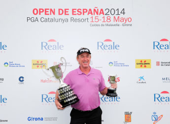 Jiménez rewrites history on home soil