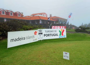 Play resumes as fog clears in Madeira