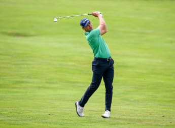 Clements chasing wire-to-wire win in Portugal