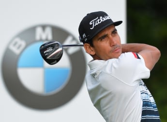 Cabrera-Bello shares lead despite misfortune