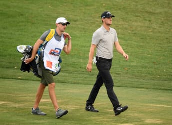 Pieters shares lead in Prague