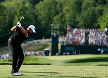 Lowry leads the way at Oakmont