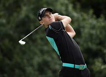 Paisley holds onto lead in England