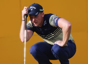 Willett edges ahead in Malaysia