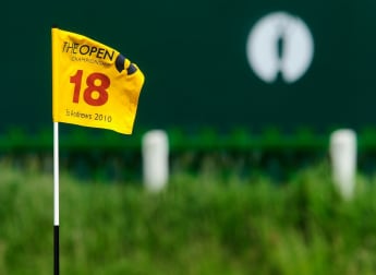 Strong winds halt play