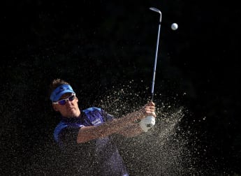 Scott denies Poulter in Australia