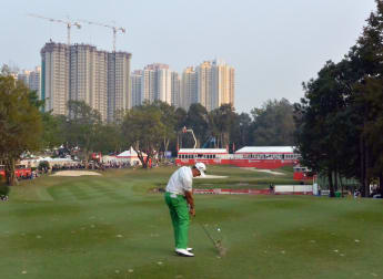 Manley leaves it late to join Meesawat and Jimenez in play-off