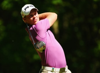 Willett joins Wood out in front