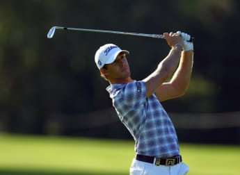 Foster keeps lead despite Goya surge