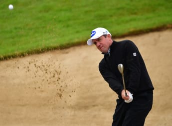 Hend extends lead upon resumption in Switzerland