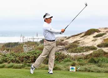 Woods closes gap on Wi