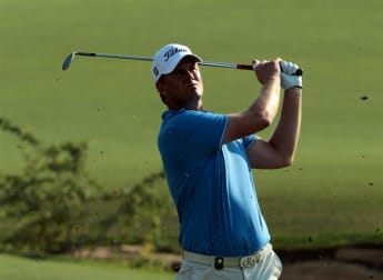 Flying start puts Karlsson ahead