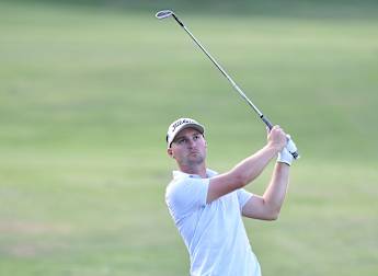 Zuska leads 24 players through Second Stage at Desert Springs Resort