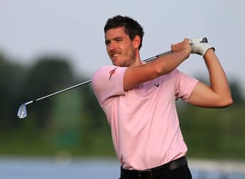 Gee forces his way top at Czech Challenge