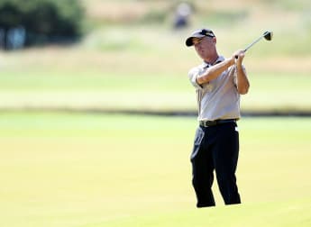 Pavin claims clubhouse lead