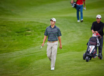 Kim aces his way to Ukrainian lead