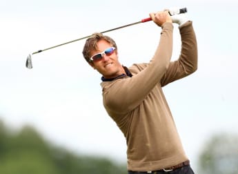 Colsaerts shares lead