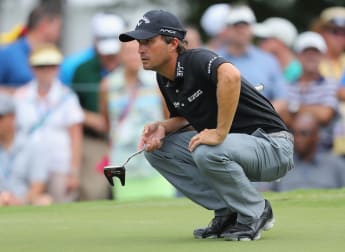 Kisner edges into solo lead in Charlotte