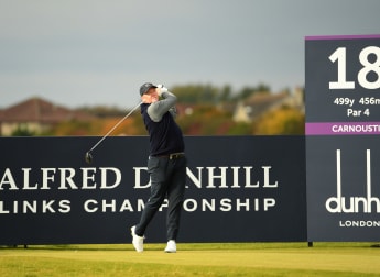Fraser takes early lead in Scotland