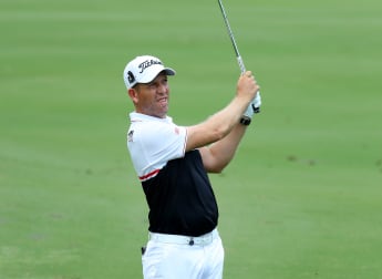 Bekker edges into Leopard Creek lead