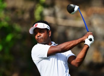 Siddikur keeps hold of narrow lead