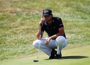 Putting masterclass gives Del Moral Madeira lead