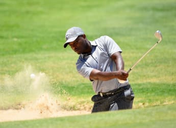 Muthiya fights back to stay in the hunt