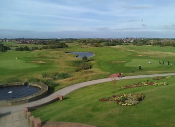 Hot Harris surges clear