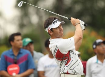 Oosthuizen continues to shine