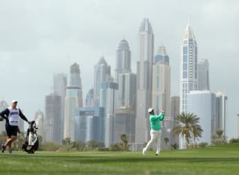 Coetzee leads as play suspended in Dubai