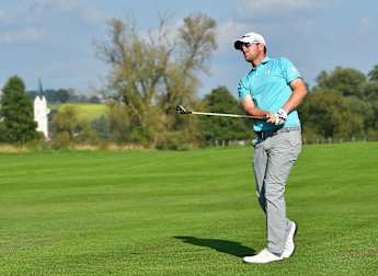 Wiesberger surges to lead in Germany