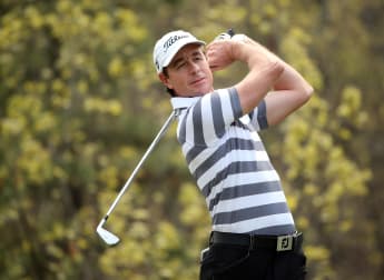 Birdie blitz sees Rumford hit the front