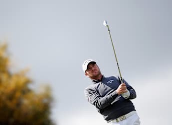 Horsey neck-and-neck with Warren