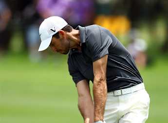 Schwartzel closes in on Westwood in Thailand