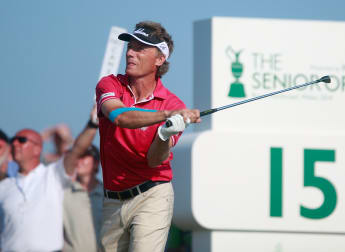 Lethal Langer sets Senior Open pace
