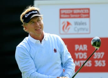 Golden run fires Phil to the top 