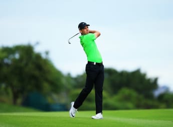 Schwartzel moves ahead at Leopard Creek