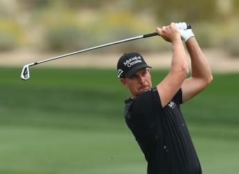 Top seed Stenson leaves it late