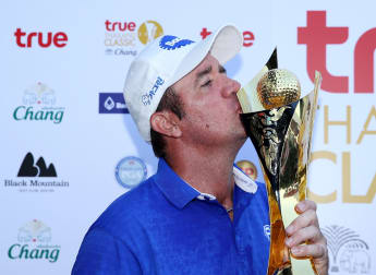 Hend holds nerve for Thai triumph