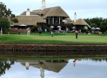 Schwartzel holds on to Leopard Creek lead