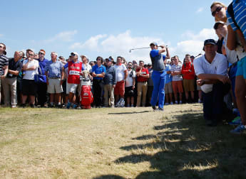 Majestic McIlroy enjoys excellent opening day 