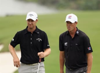 Australia edge in front