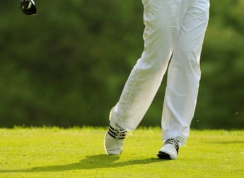 Drummond moves into contention