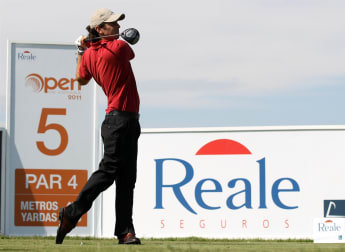 Aiken maintains advantage