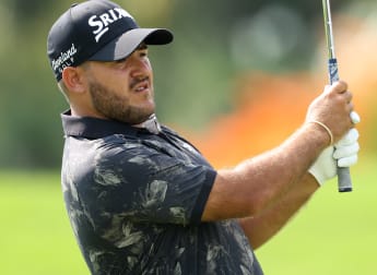Du Plessis goes low again to lead at Pecanwood