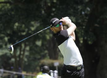 Sweden's Soderberg storms into Kenyan lead