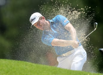 Dodt lead cut Down Under